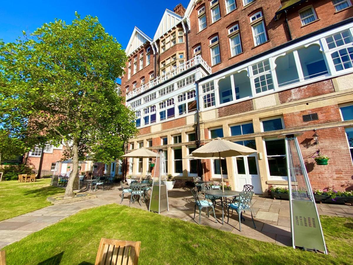 Yarrow Hotel Бродстеърс Екстериор снимка