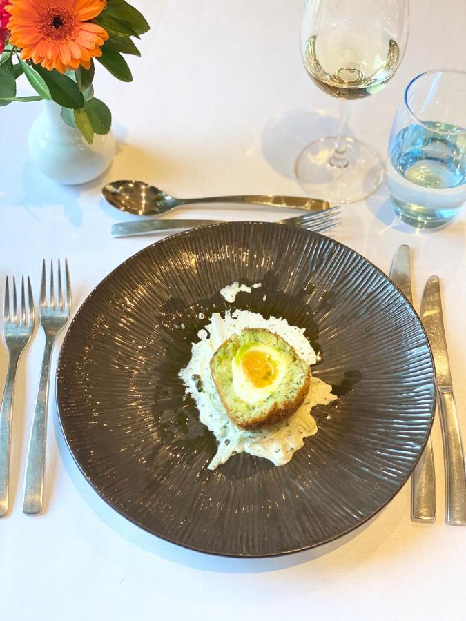 Yarrow Hotel Бродстеърс Екстериор снимка