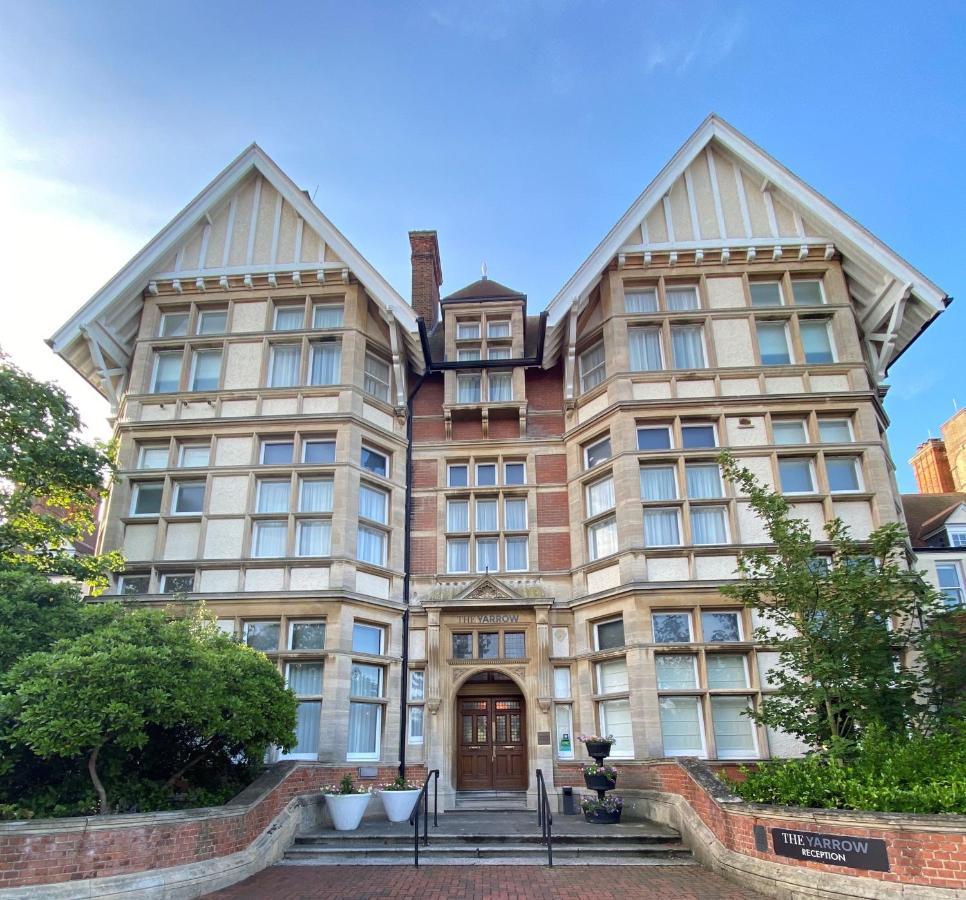 Yarrow Hotel Бродстеърс Екстериор снимка