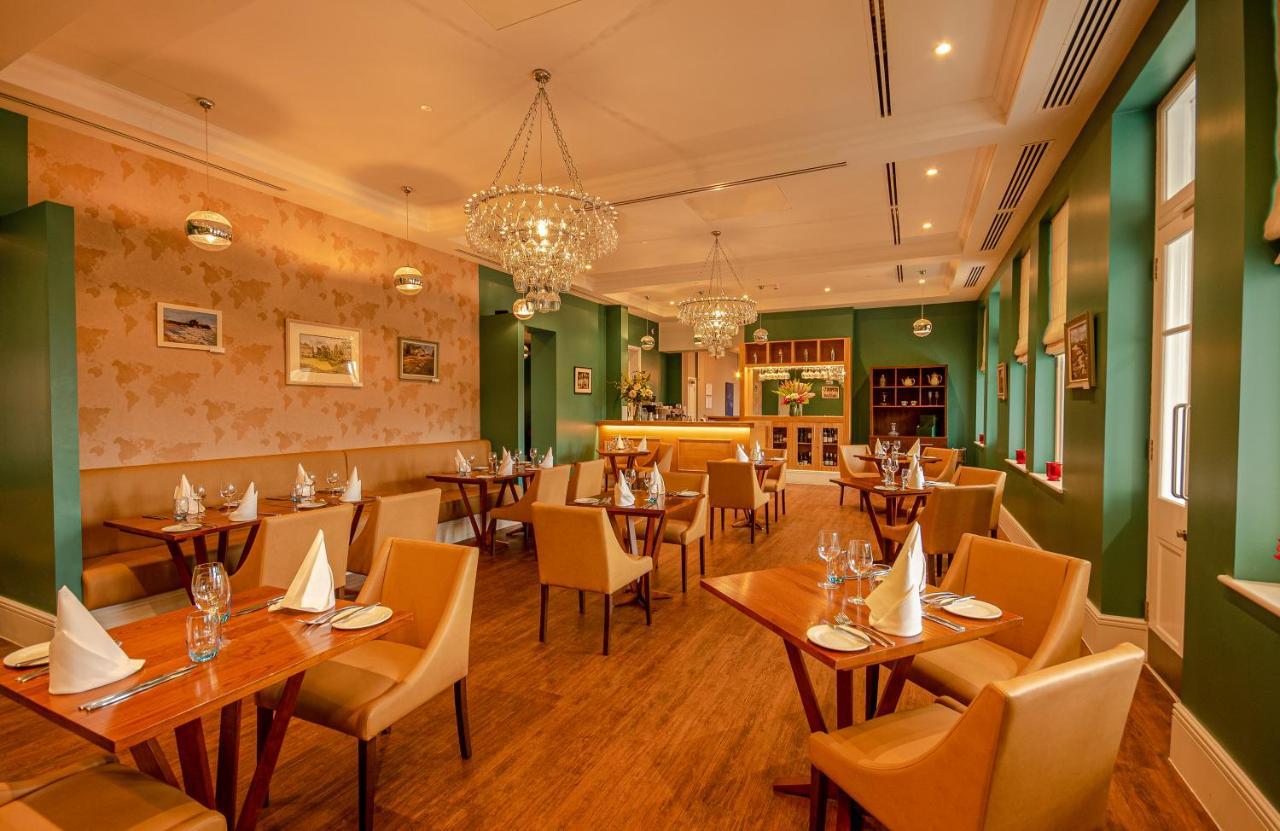 Yarrow Hotel Бродстеърс Екстериор снимка