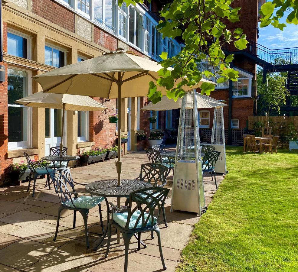 Yarrow Hotel Бродстеърс Екстериор снимка