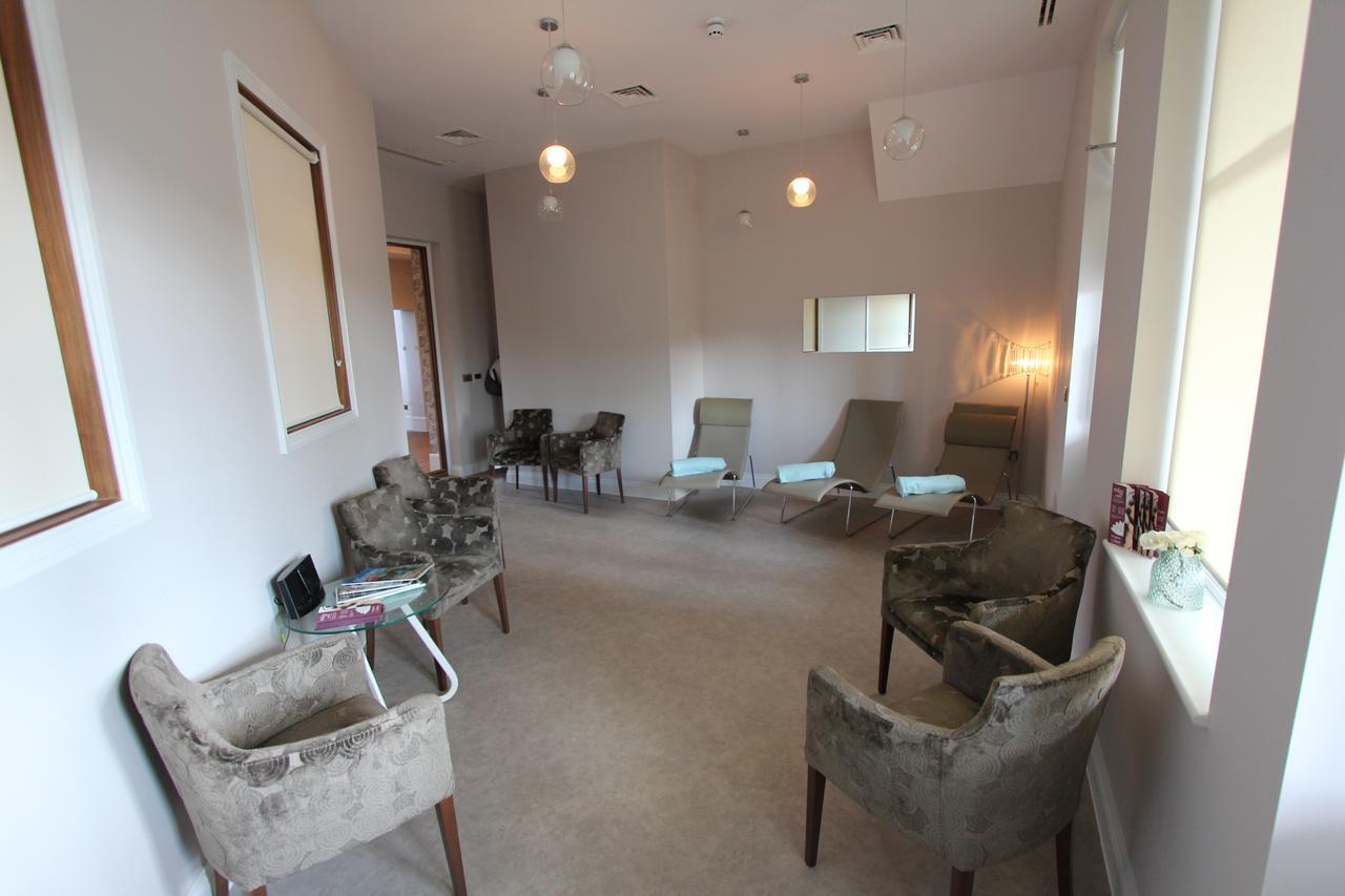 Yarrow Hotel Бродстеърс Екстериор снимка