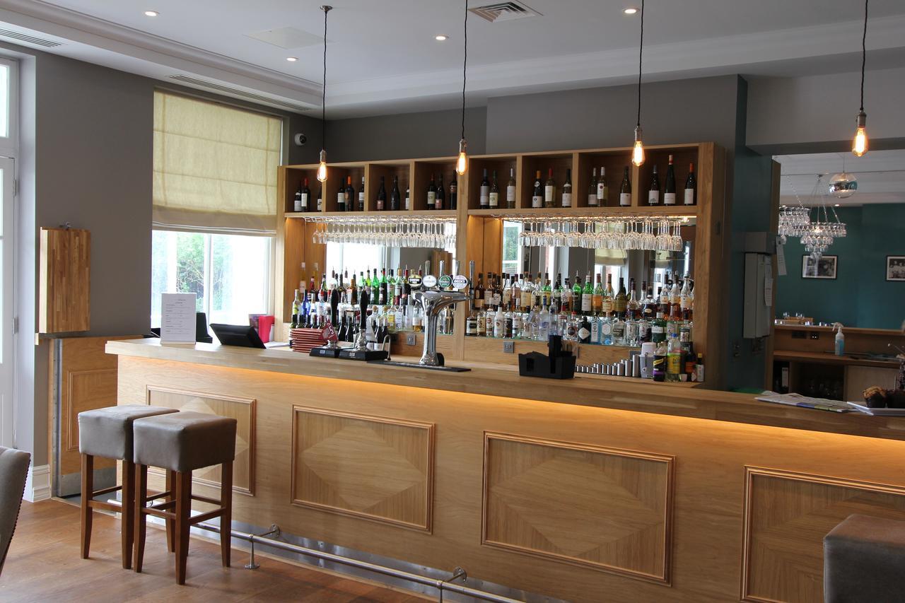 Yarrow Hotel Бродстеърс Екстериор снимка