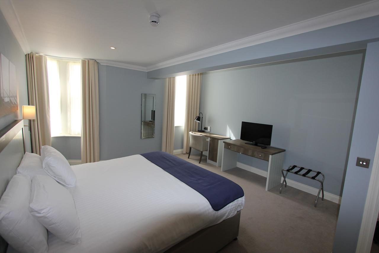 Yarrow Hotel Бродстеърс Екстериор снимка