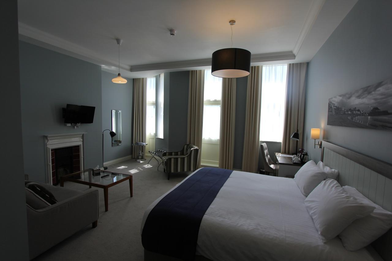 Yarrow Hotel Бродстеърс Екстериор снимка